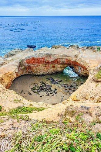 Devil's Punchbowl State Natural Area